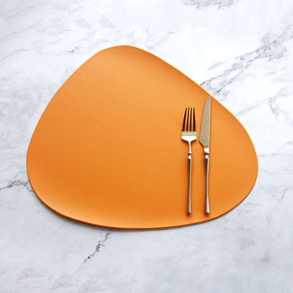 Lette PU-leather placemat, 13.78x17.91 in