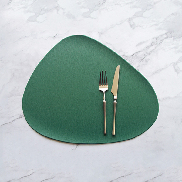 Lette PU-leather placemat, 13.78x17.91 in